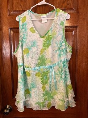 Fashion Bug 26/28 Chiffon Floral Sleeveless V Neck Tiered Blouse